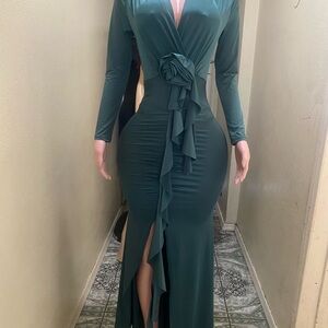 Elegant Long Sleeve Green Dress